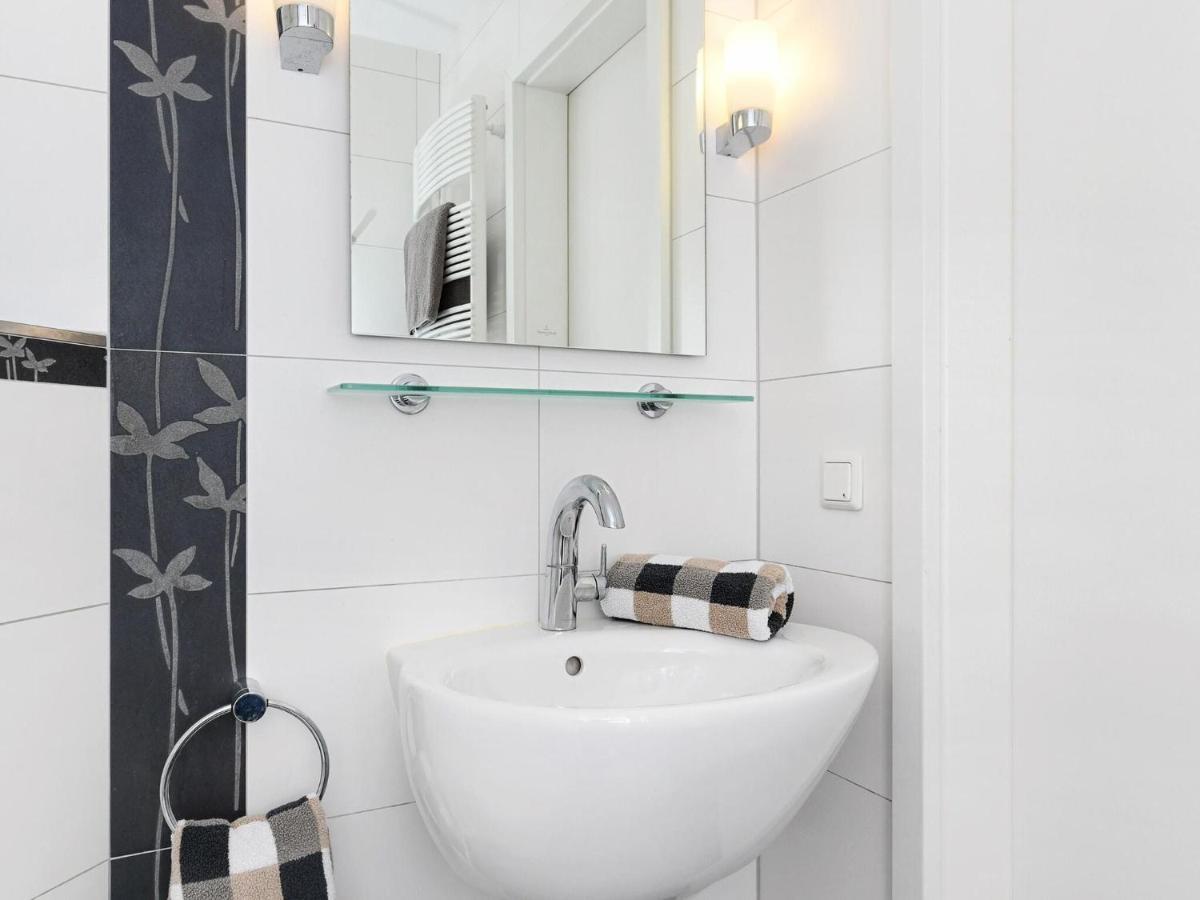Charming Apartment On Ruegen Island With Balcony Sellin  Exteriör bild